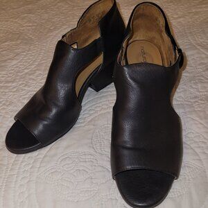 NaturalSoul, Daya Black Wedged Sandals, Women's Size 8